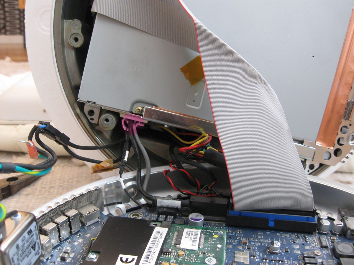 iMac G4 1.25 GHz johtohässäkkä